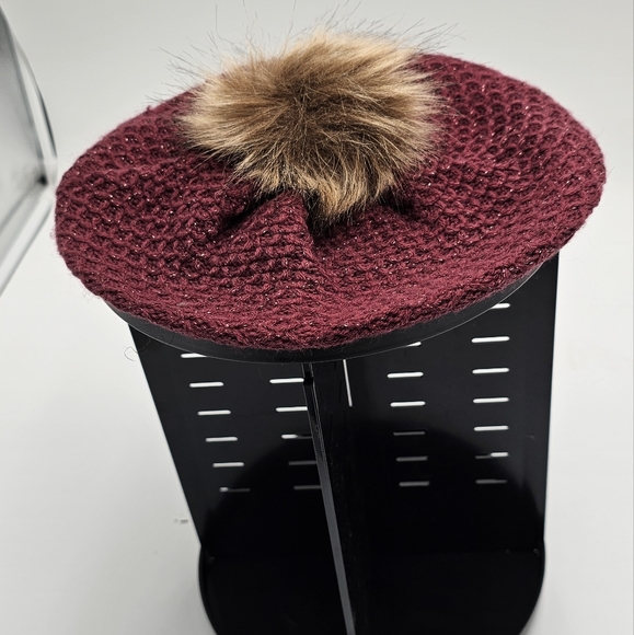 Burgandy Super Soft Beret with Fur Pom. Jessica Simpson hat. - Picture 1 of 3